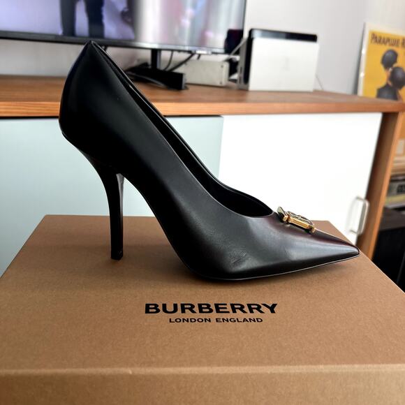Burberry Ezra Black Leather Monogram Point-Toe Pumps Heels 100mm size 38 - Picture 2 of 7